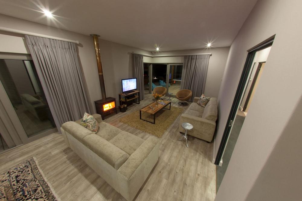 Ocean Bay Guesthouse Порт-Элизабет Экстерьер фото