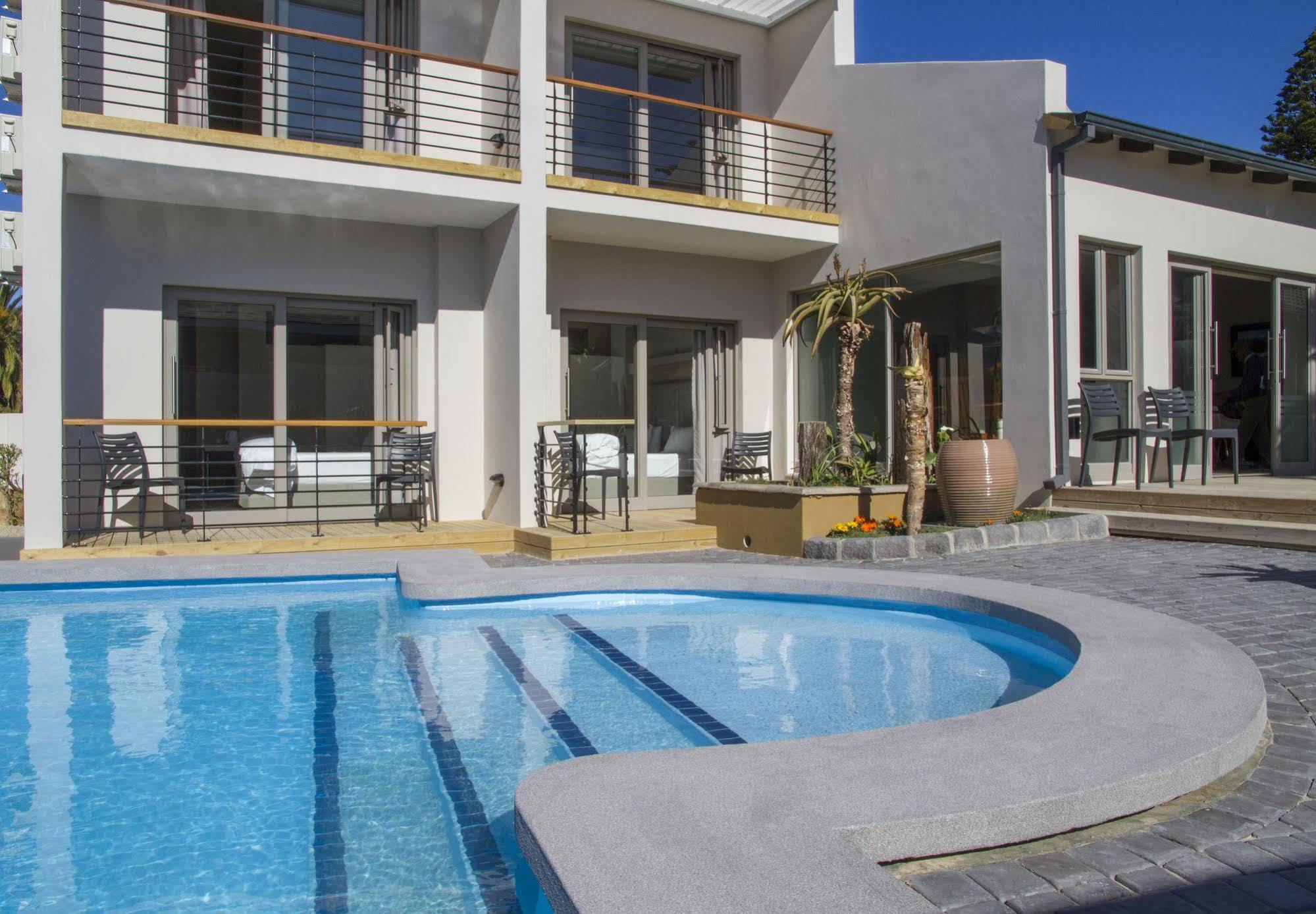 Ocean Bay Guesthouse Порт-Элизабет Экстерьер фото