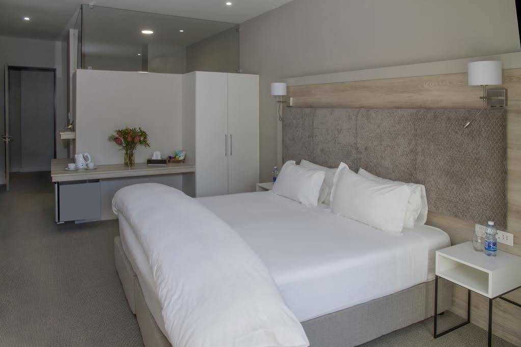 Ocean Bay Guesthouse Порт-Элизабет Экстерьер фото